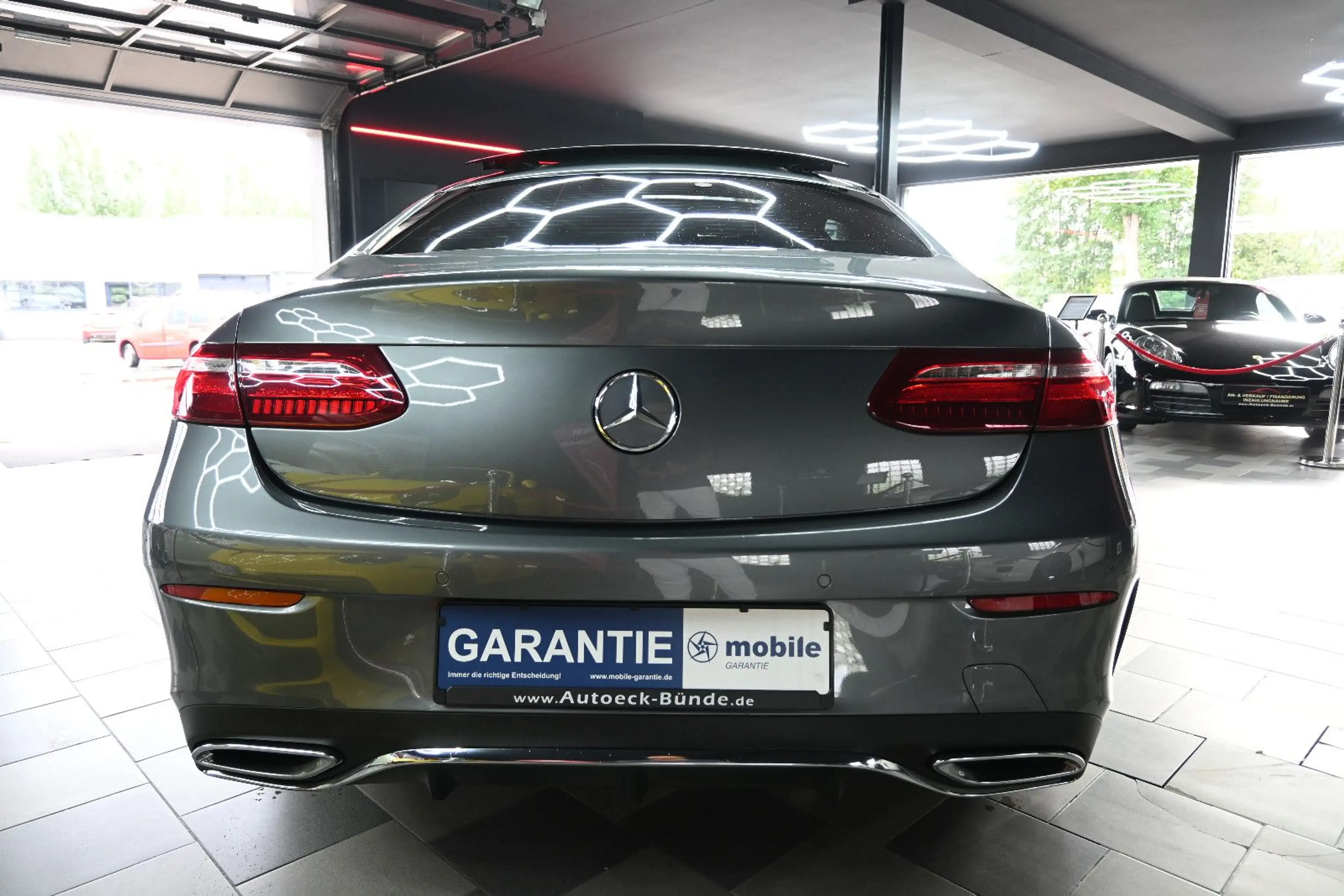 Mercedes-Benz E 300 E300 Coupe AMG/Pano/TW-Ass/Burmester/Kam/Distro — photo 7