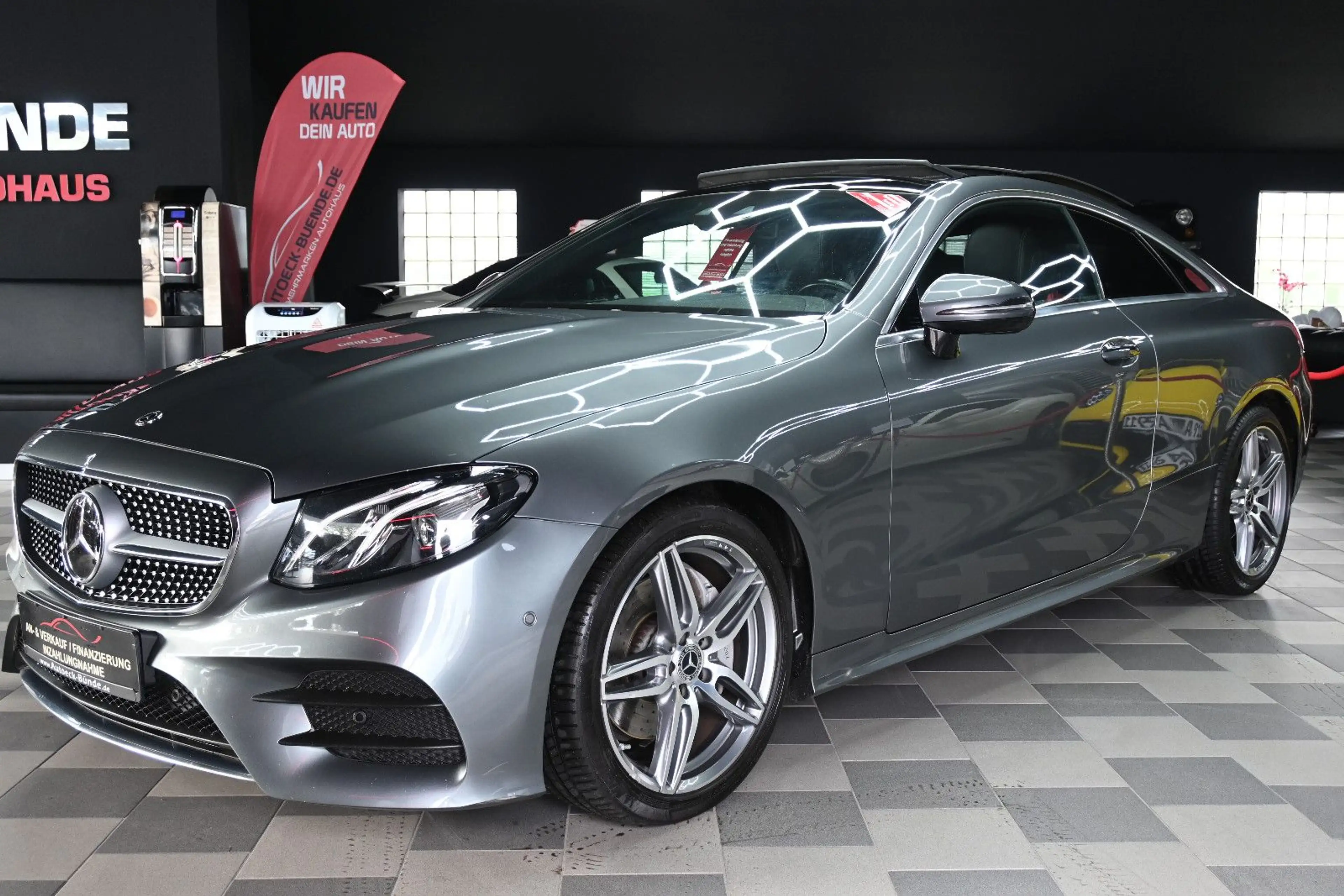 Mercedes-Benz E 300 E300 Coupe AMG/Pano/TW-Ass/Burmester/Kam/Distro — photo 2