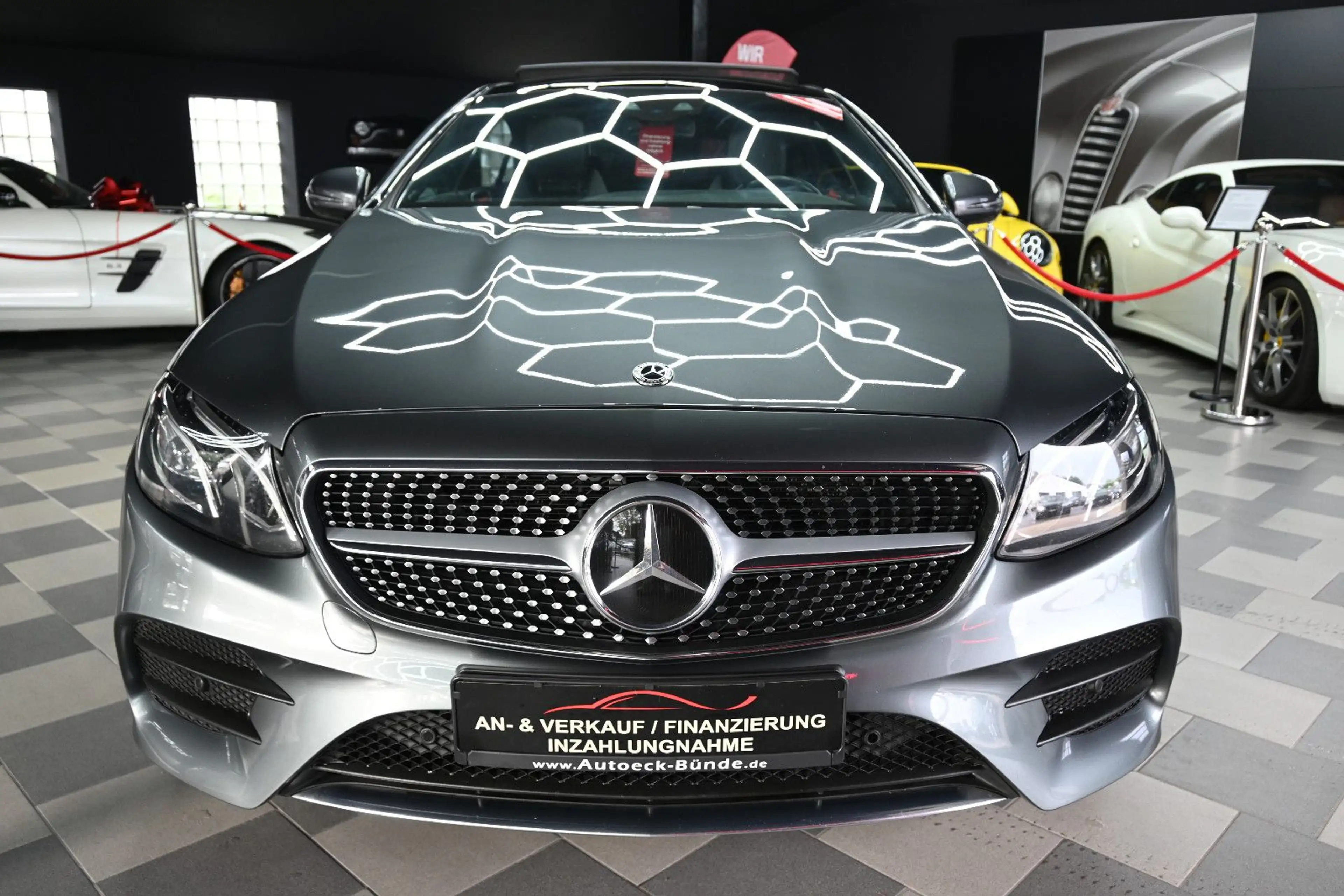 Mercedes-Benz E 300 E300 Coupe AMG/Pano/TW-Ass/Burmester/Kam/Distro — photo 3