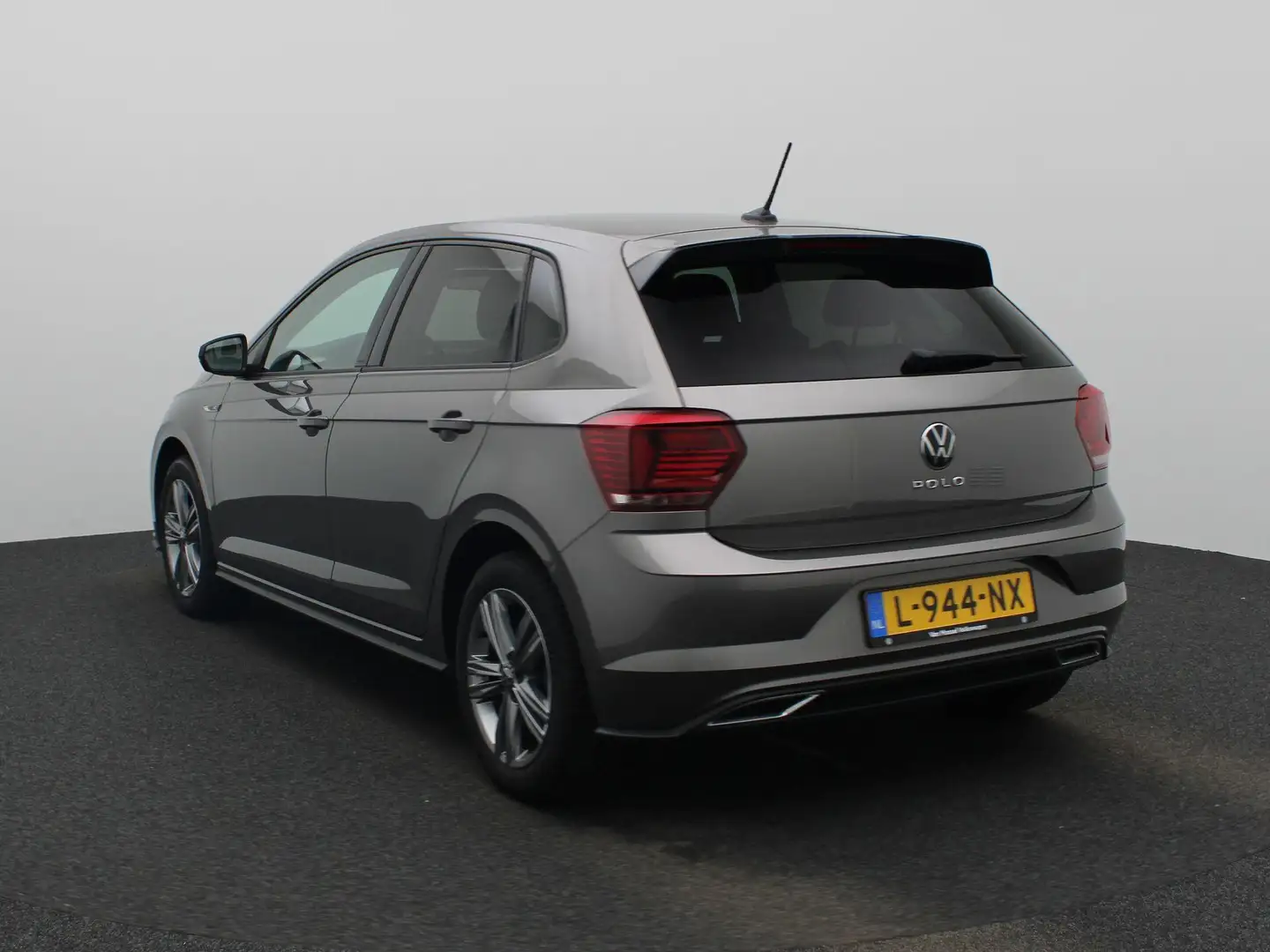 Volkswagen Polo 1.0 TSI R-Line Edition | All-Seasonbanden | R-Line Grijs - 2