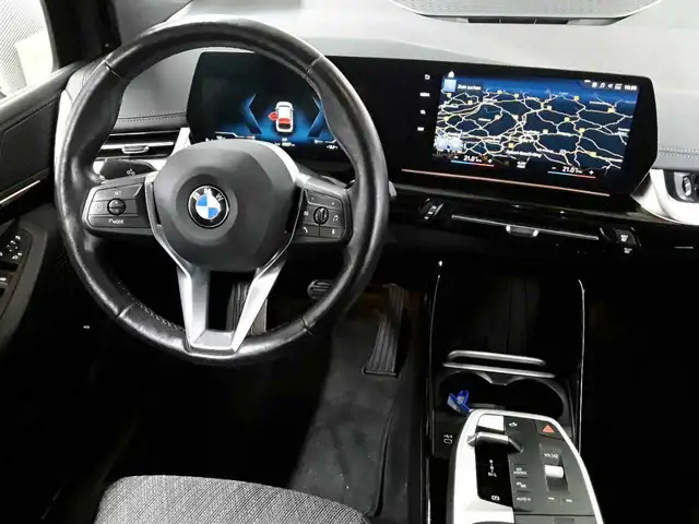 BMW 2 Series view 10