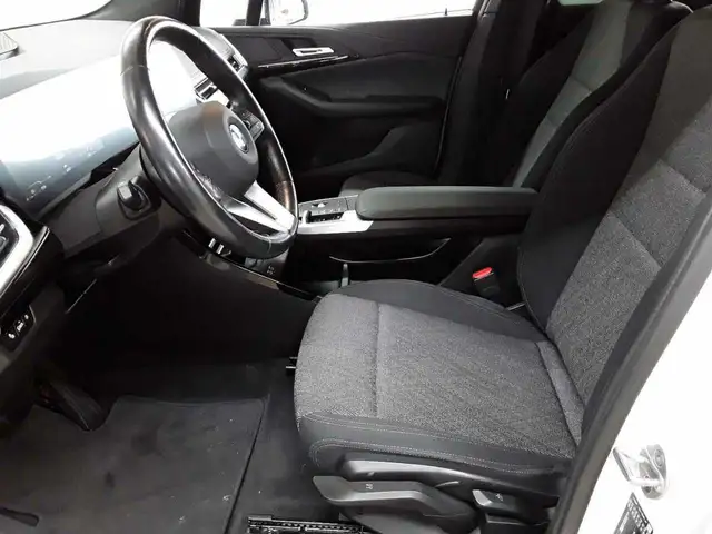BMW 2 Series view 7