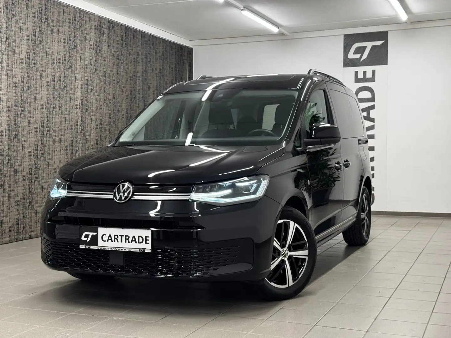 Volkswagen Caddy 1.5 TSI Dark Label Schwarz - 1