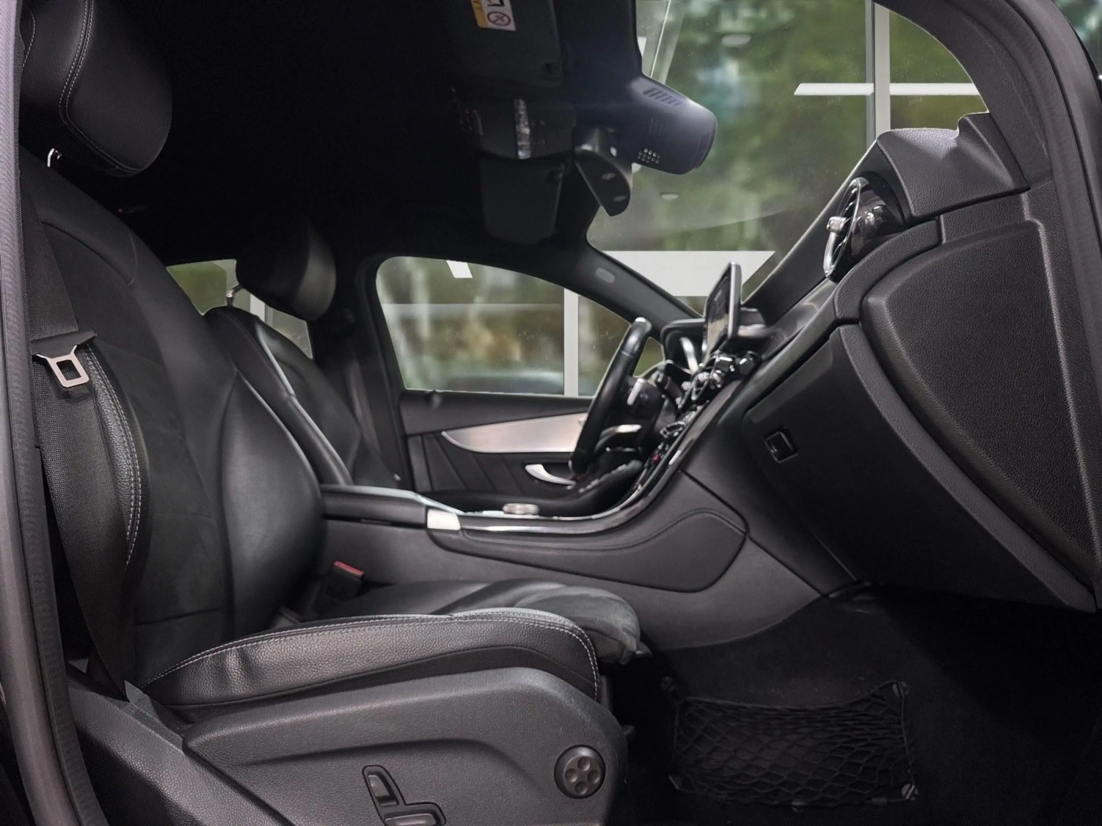 Mercedes-Benz GLC 250 Coupe 4Matic Amg, 2.Hand, Scheckheft — photo 7