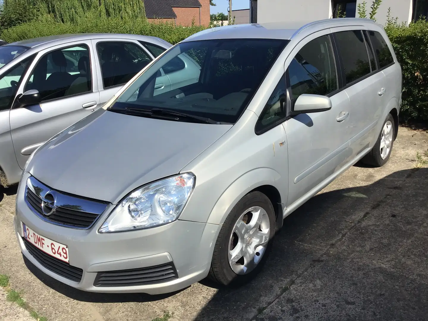 Opel Zafira Zafira 1.9 DTL CDTi Essentia DPF Gris - 1