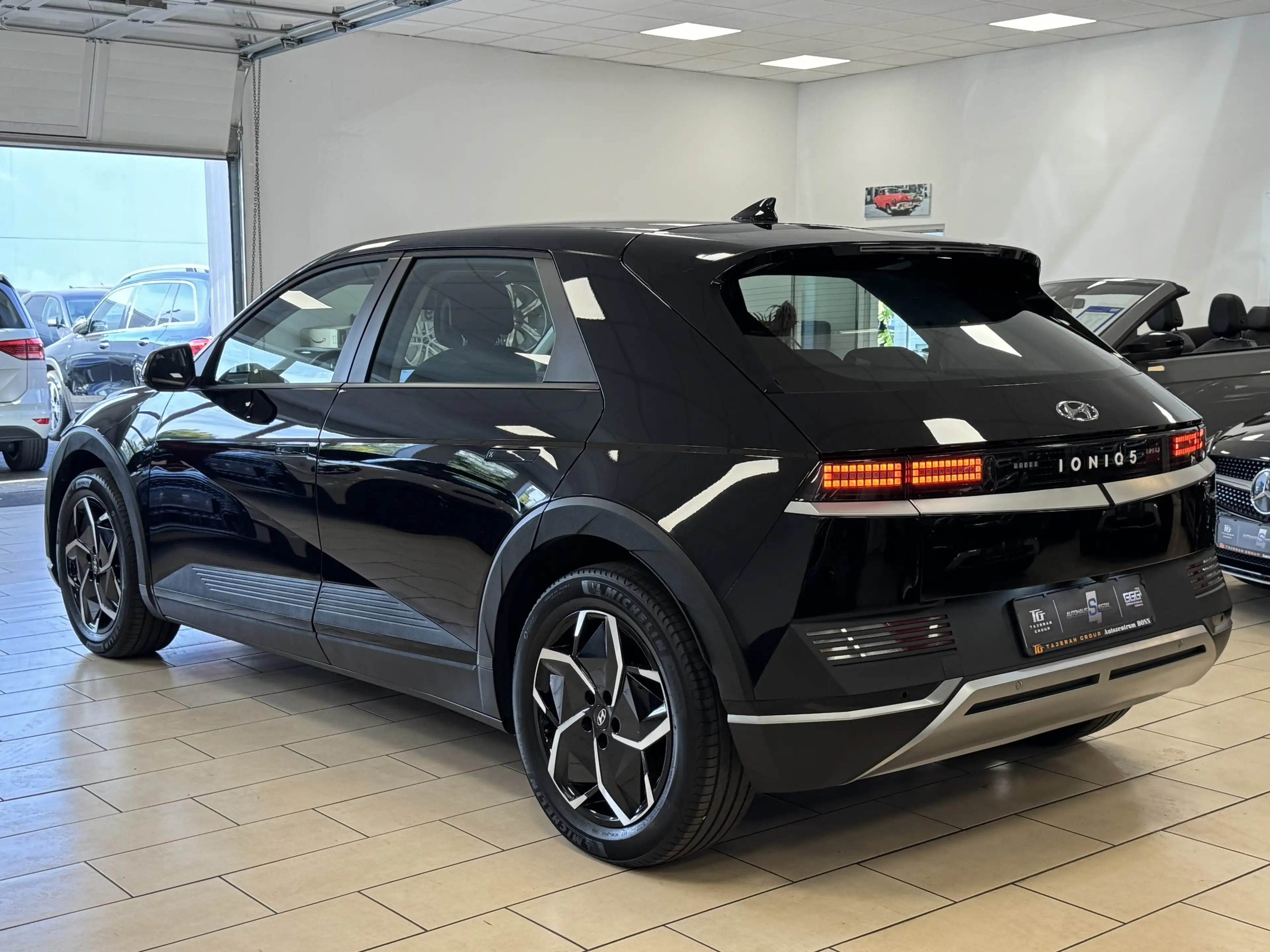 Hyundai IONIQ 5 Pixel-Design*LED*ACC*CarPlay*R-Cam*Navi* — photo 8