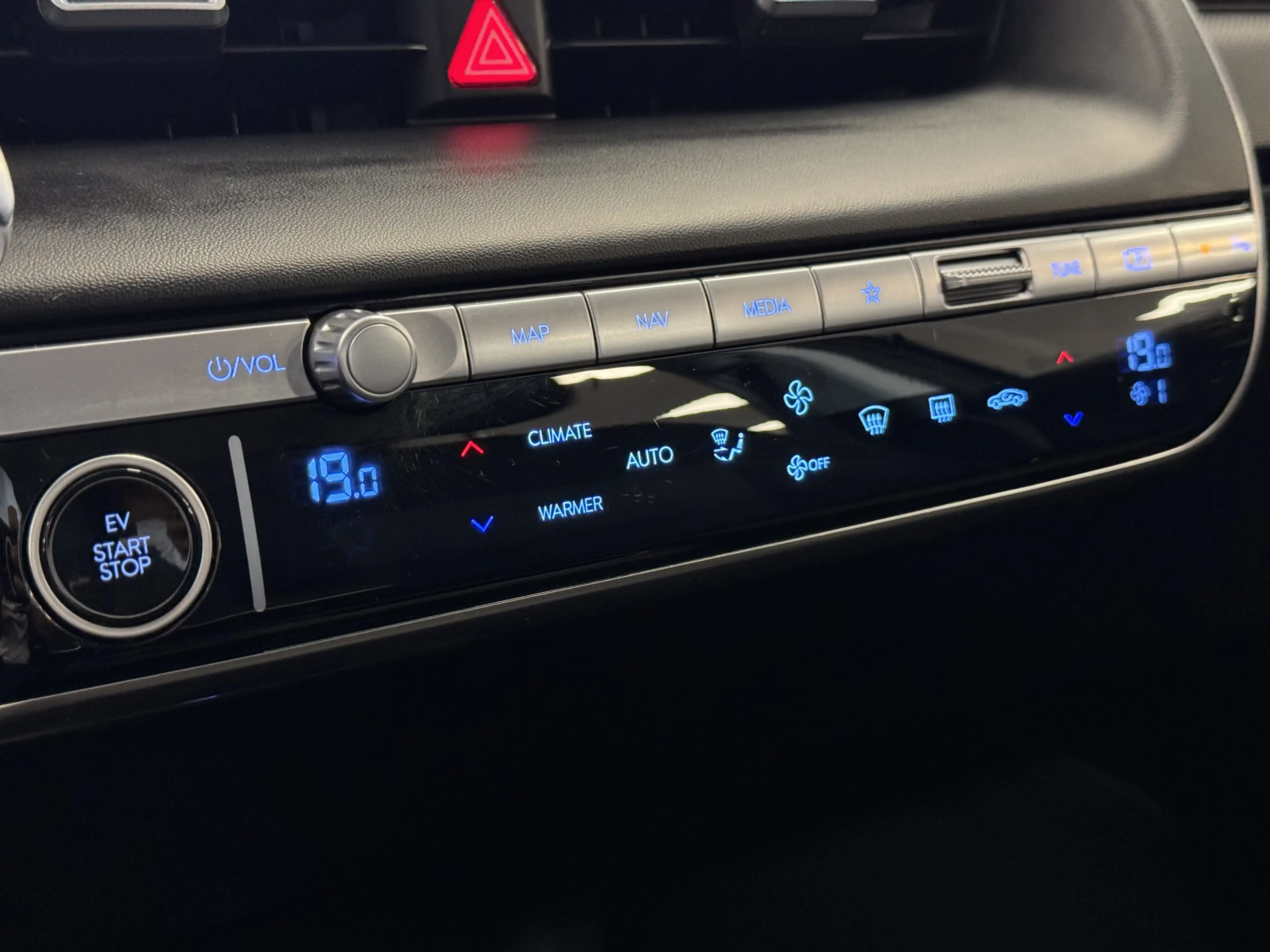 Hyundai IONIQ 5 Pixel-Design*LED*ACC*CarPlay*R-Cam*Navi* — photo 13