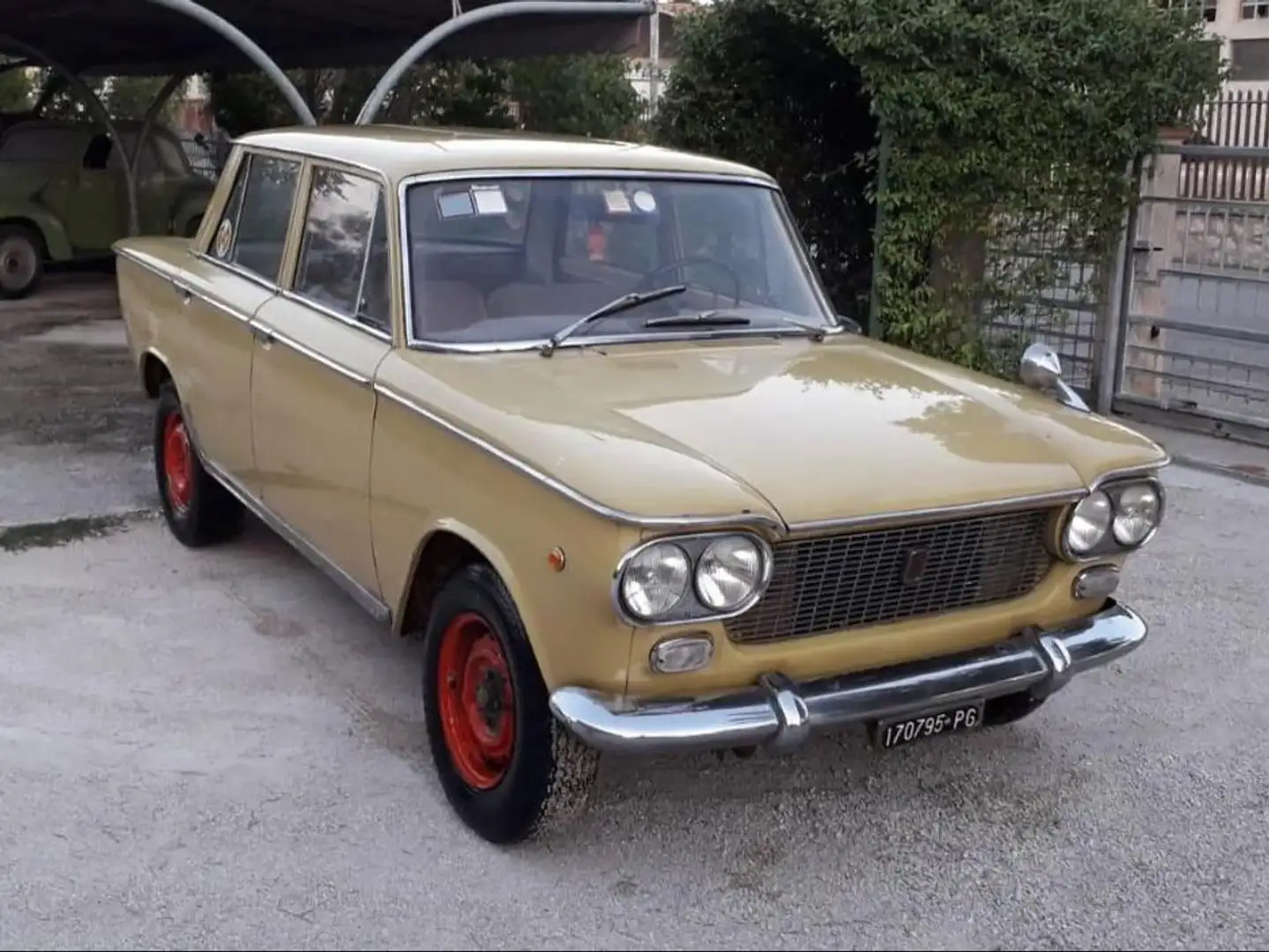 Fiat 1500 1300 Beige - 1