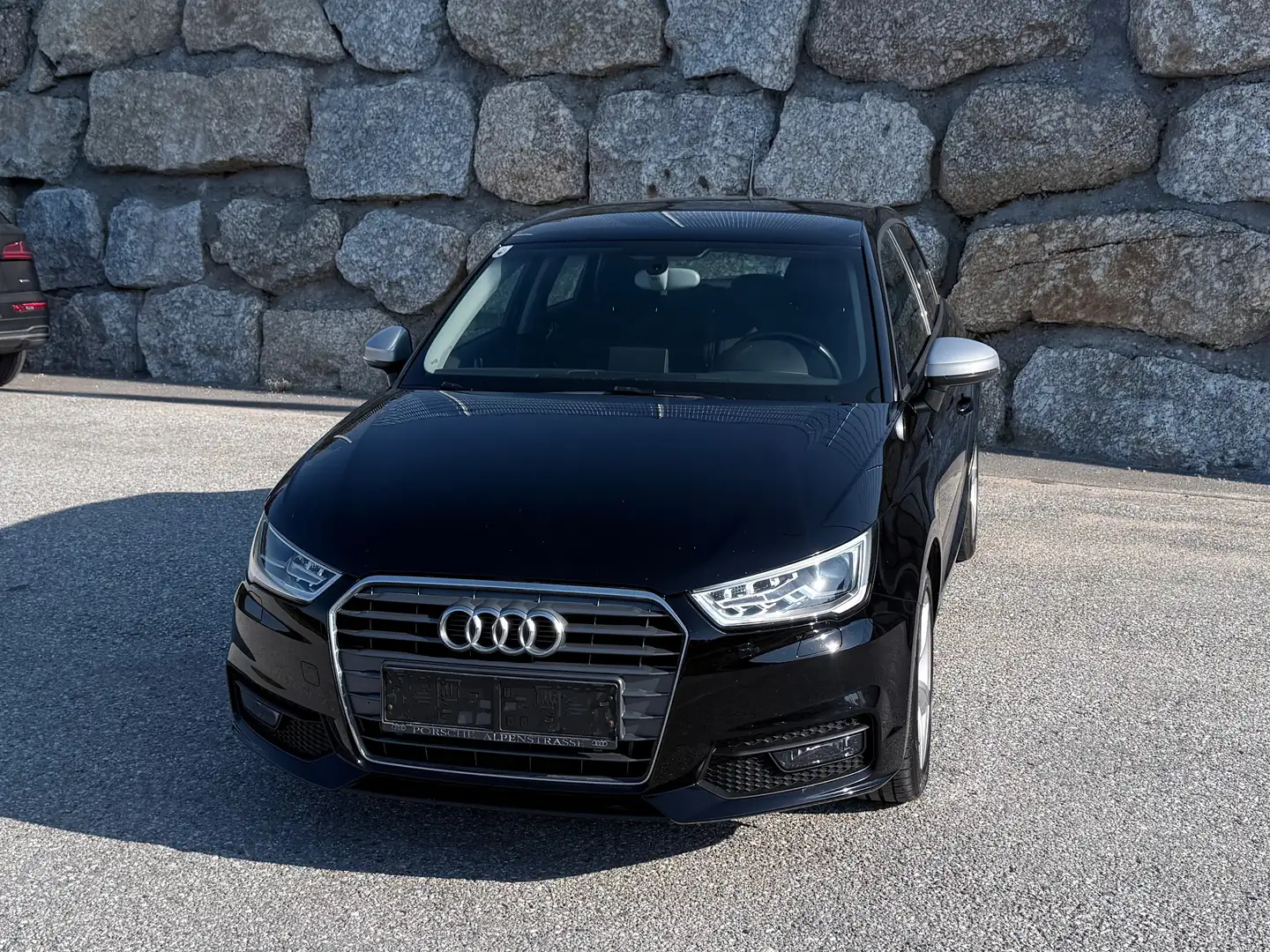 Audi A1 Design / 8 fach / PDC / Sitzheizung / Tempomat Schwarz - 1