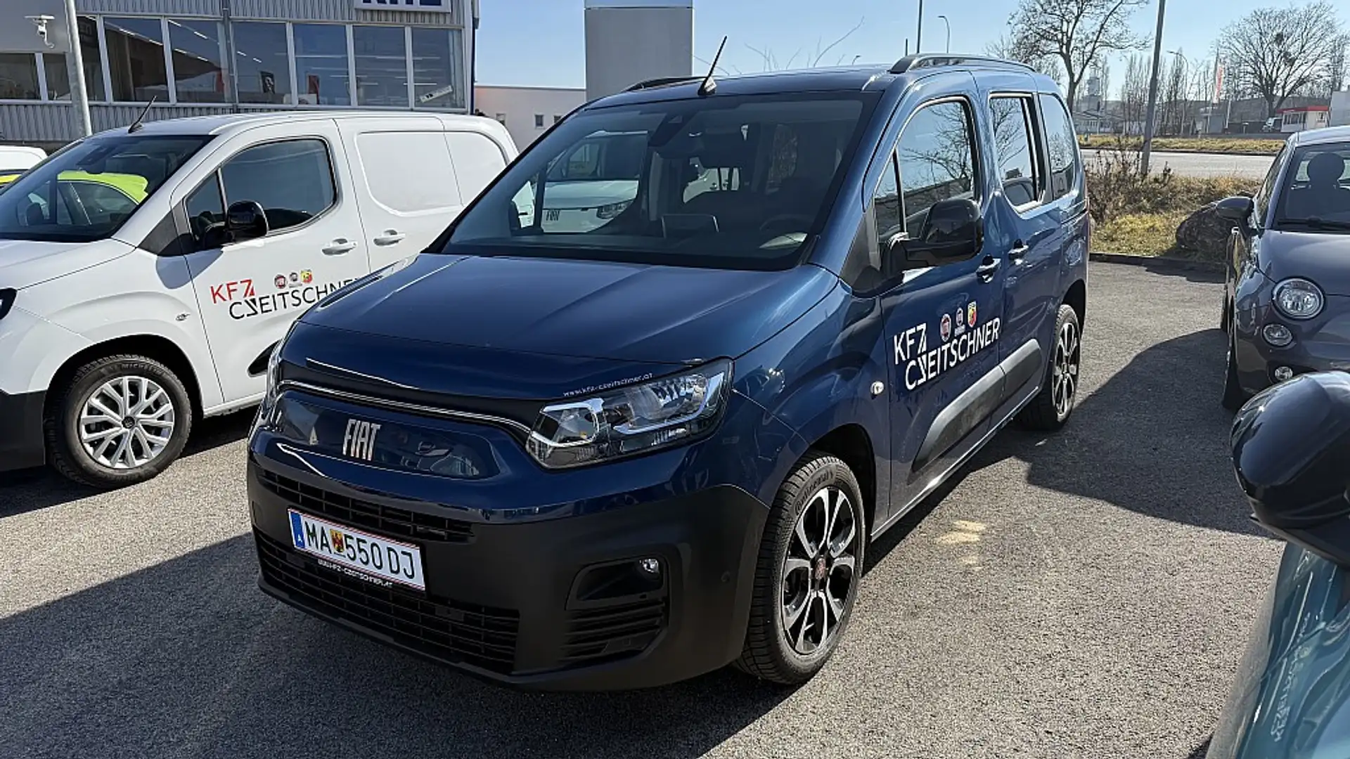 Fiat E-Doblo e-Doblo M 54kWh E-DOBLÒ MAGIC TOP Blau - 1