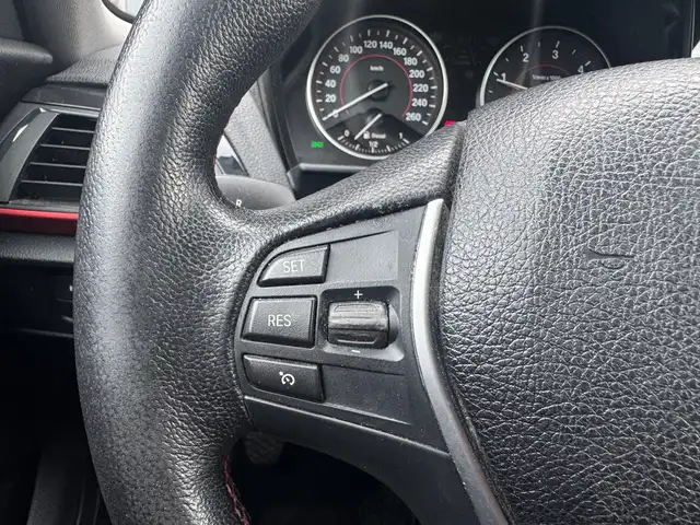 BMW 1 Series view 14