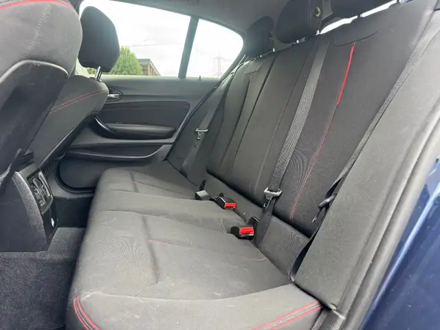 BMW 1 Series view 11