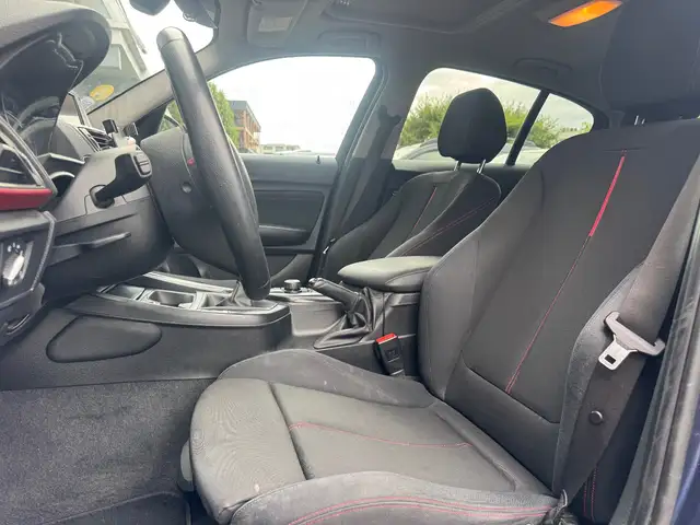 BMW 1 Series view 9