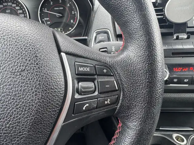 BMW 1 Series view 15