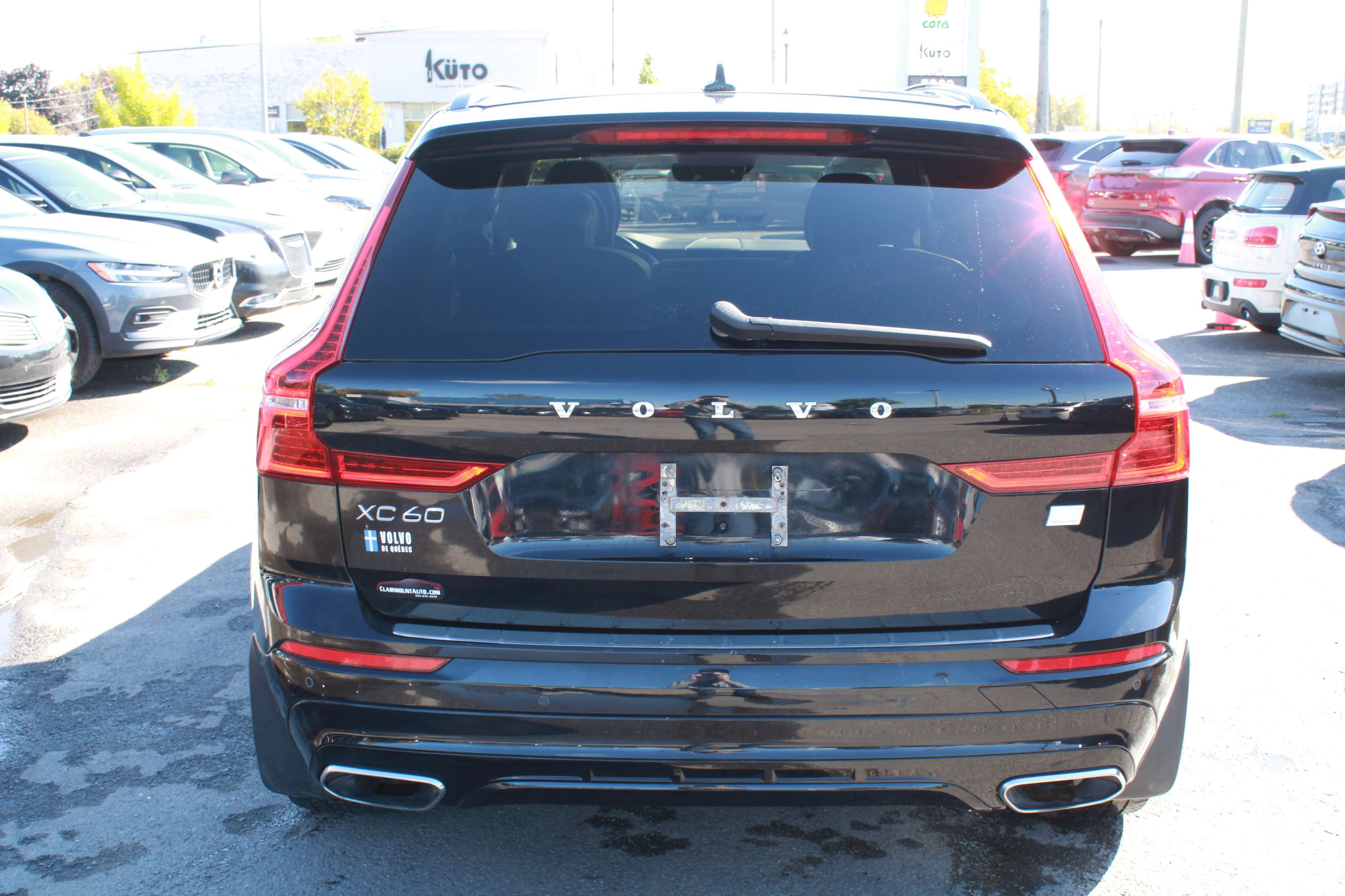 2021 Volvo XC60 Recharge R-Design - Image 6