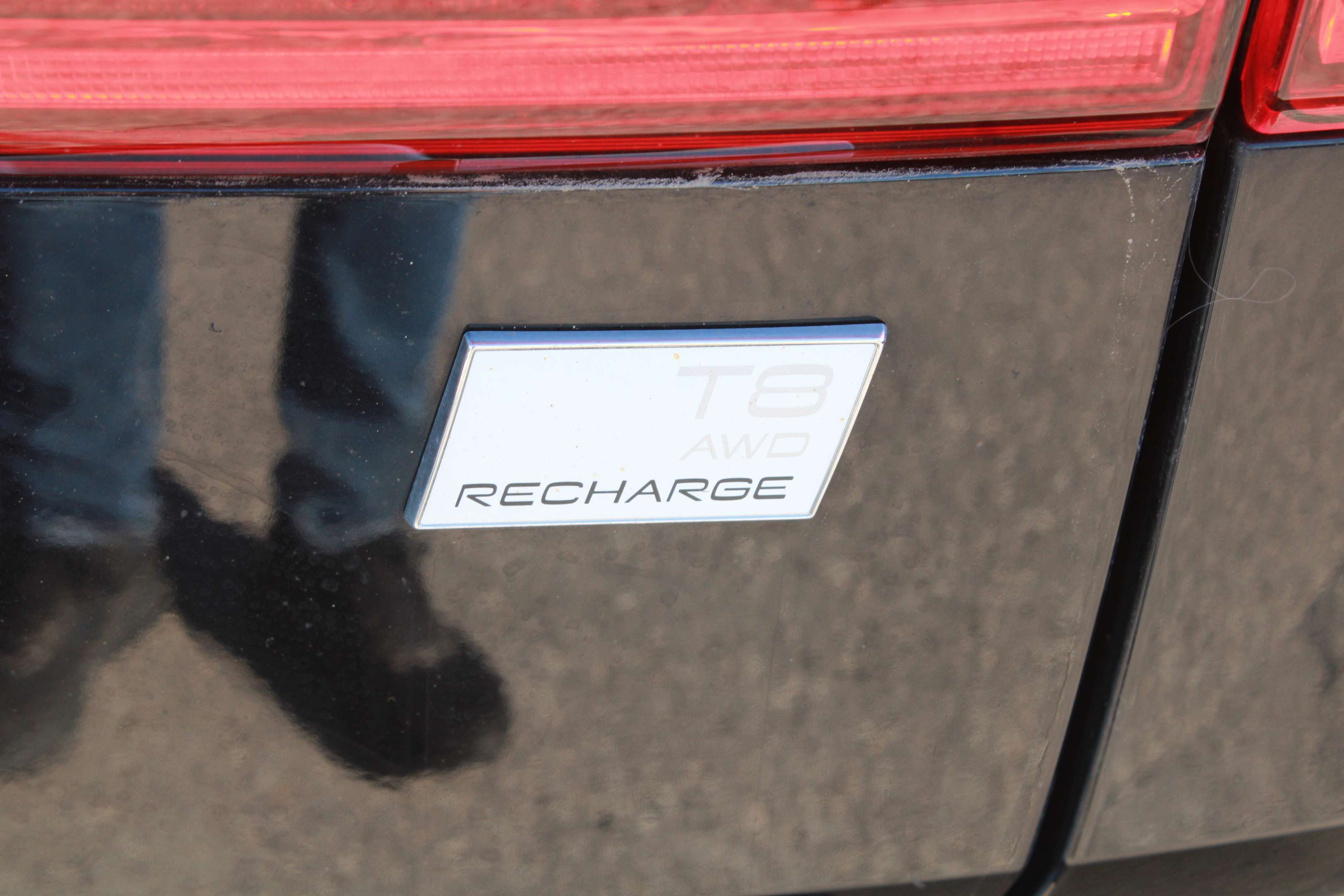 2021 Volvo XC60 Recharge R-Design - Image 13