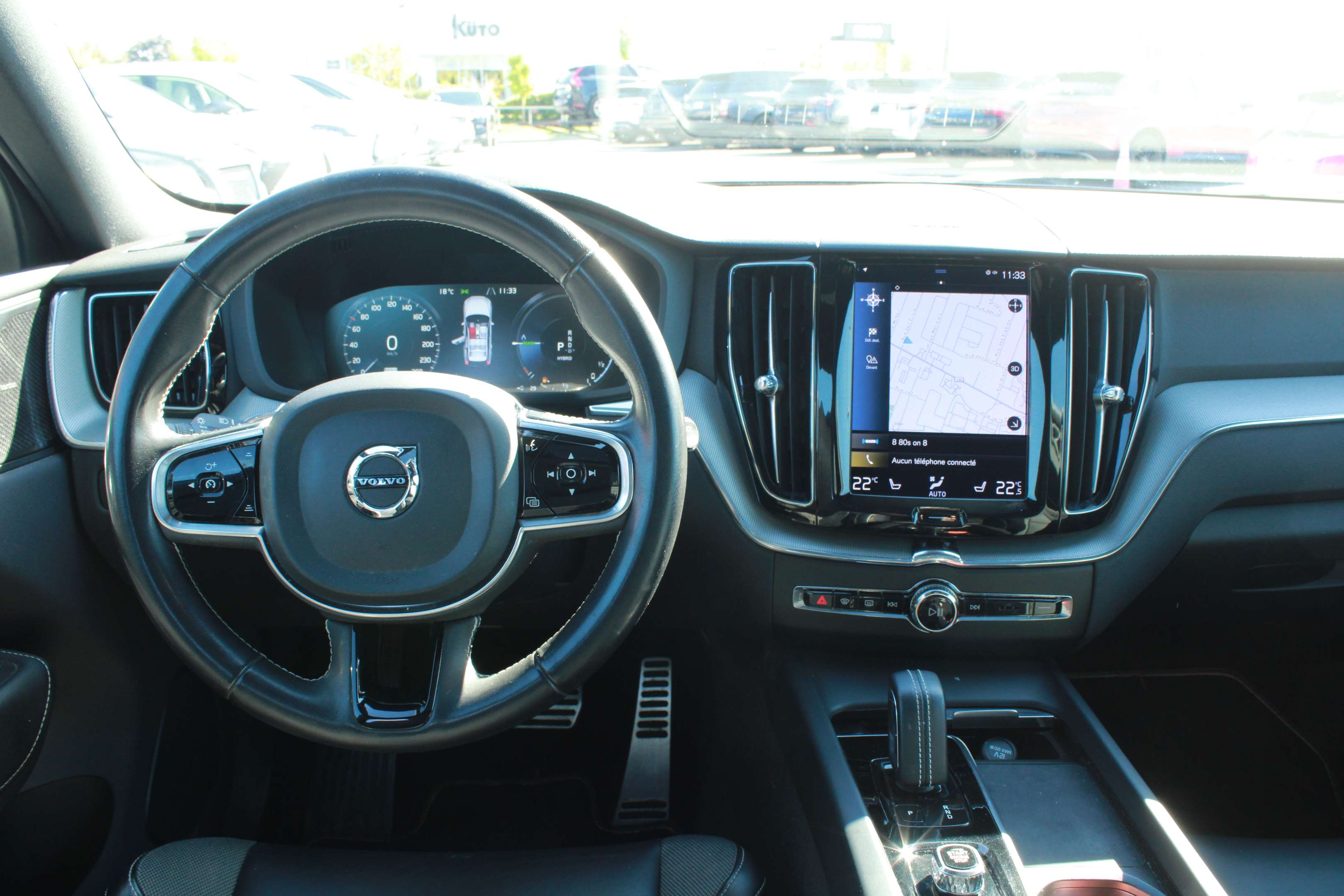 2021 Volvo XC60 Recharge R-Design - Image 16