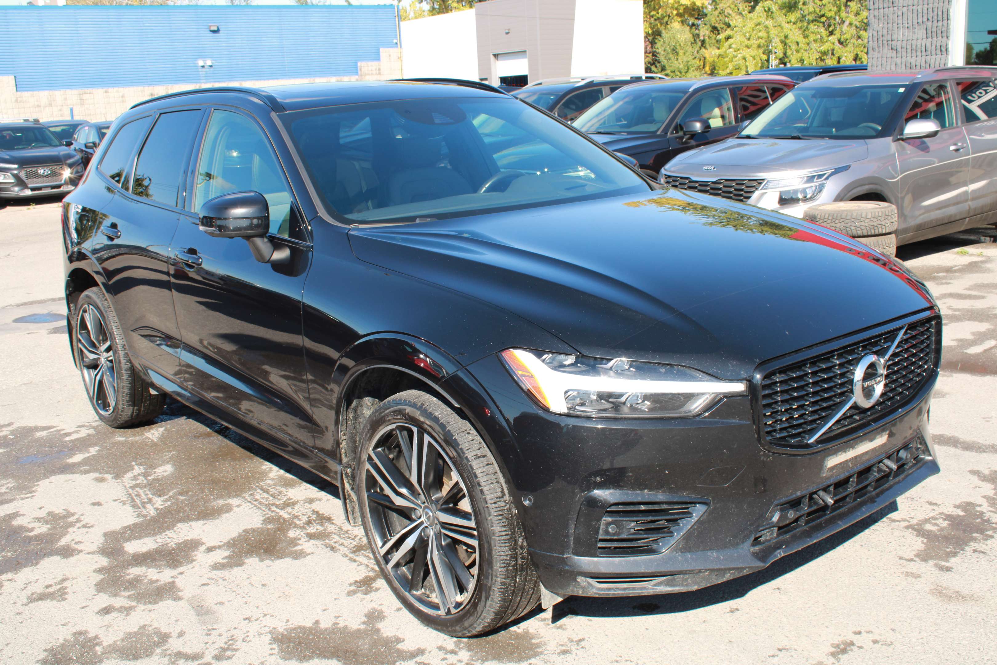 2021 Volvo XC60 Recharge R-Design - Image 10