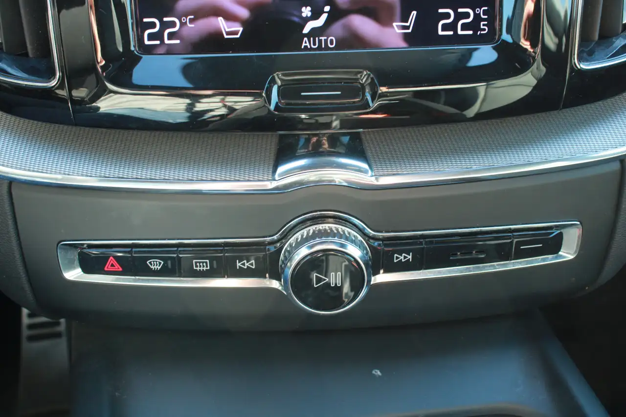 Volvo XC60 снимка Volvo XC60
