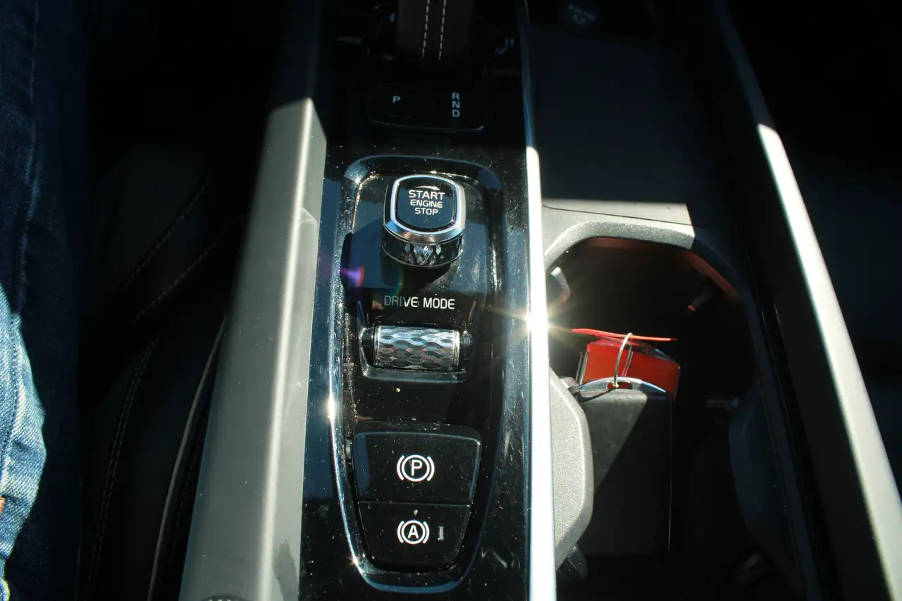 Volvo XC60 снимка Volvo XC60