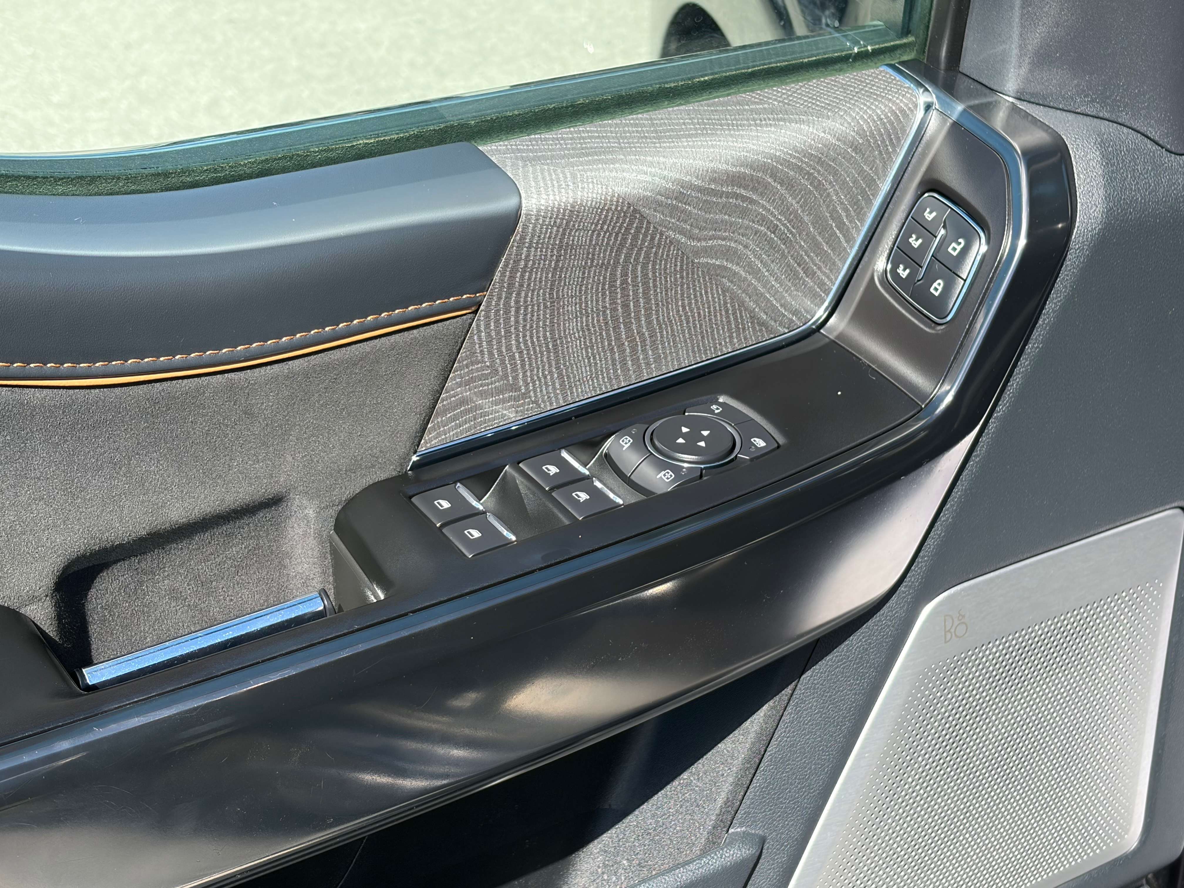 2021 Ford F-150 Platinum 4WD SuperCrew 5.5' Box — снимка 1