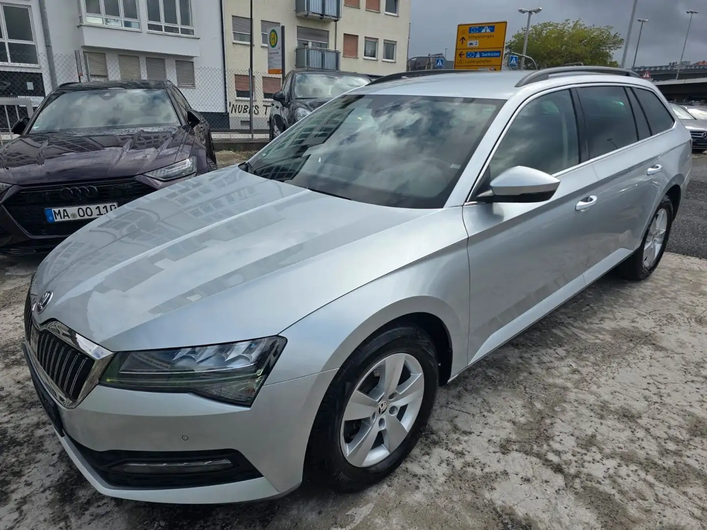 Skoda Superb Combi Ambition 2,0 TDI Argent - 1