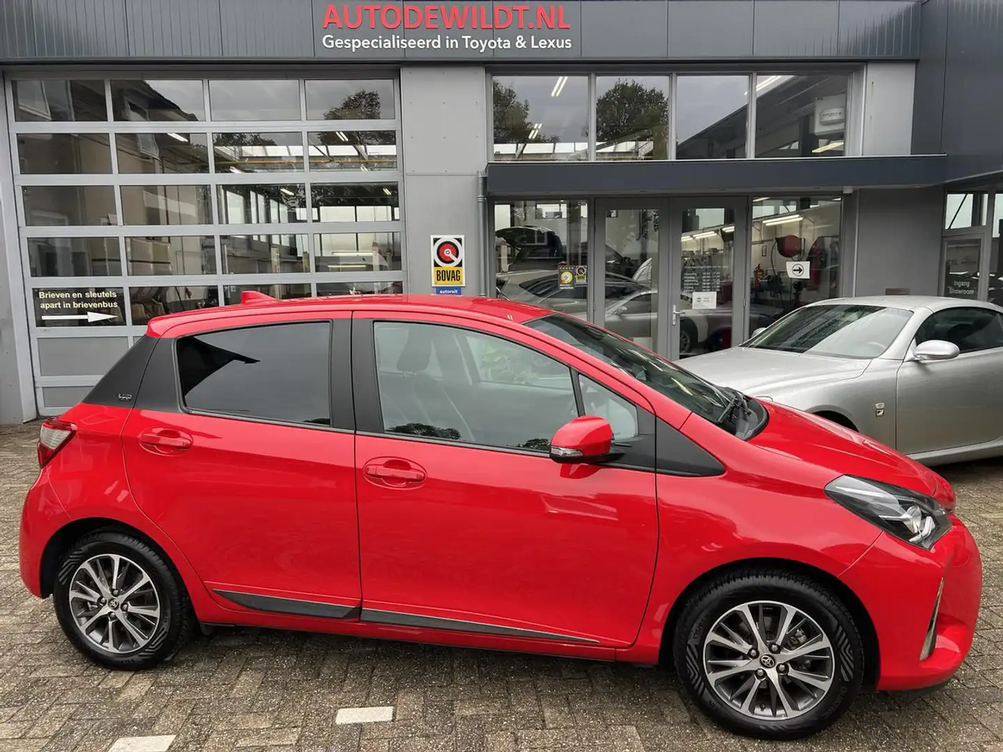 Toyota Yaris 1.5 16v VVT-i Y20 5-drs 6-bak + 12 MND BOVAG Rouge - 1