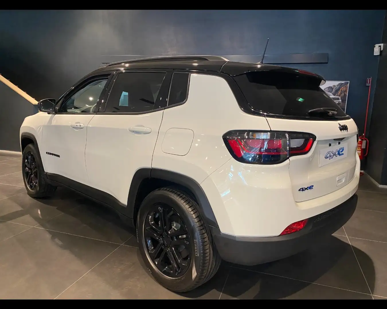 Jeep Compass 1.3 T4 240CV PHEV AT6 4xe Upland Blanc - 2