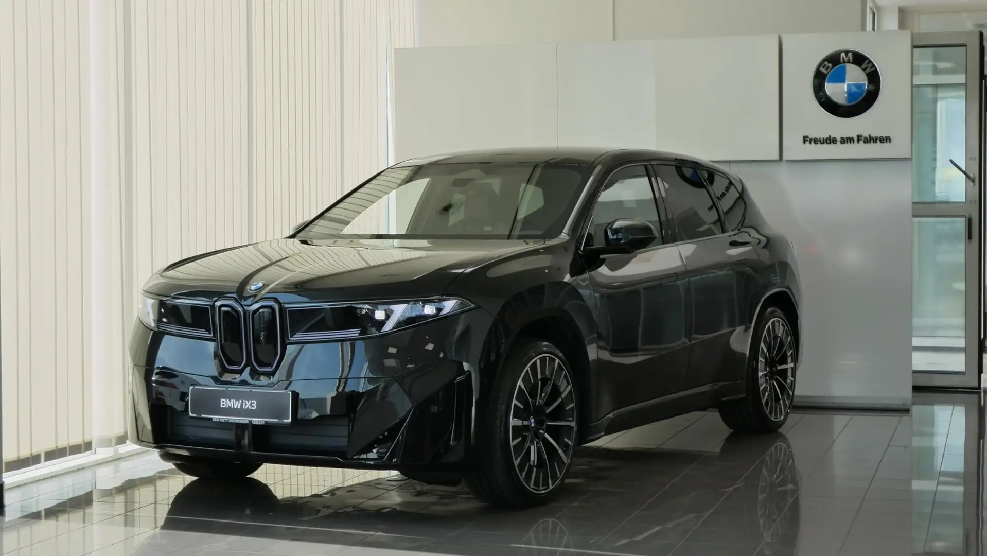 BMW iX3 40 sDrive M-Sportpaket Pro Schwarz - 1