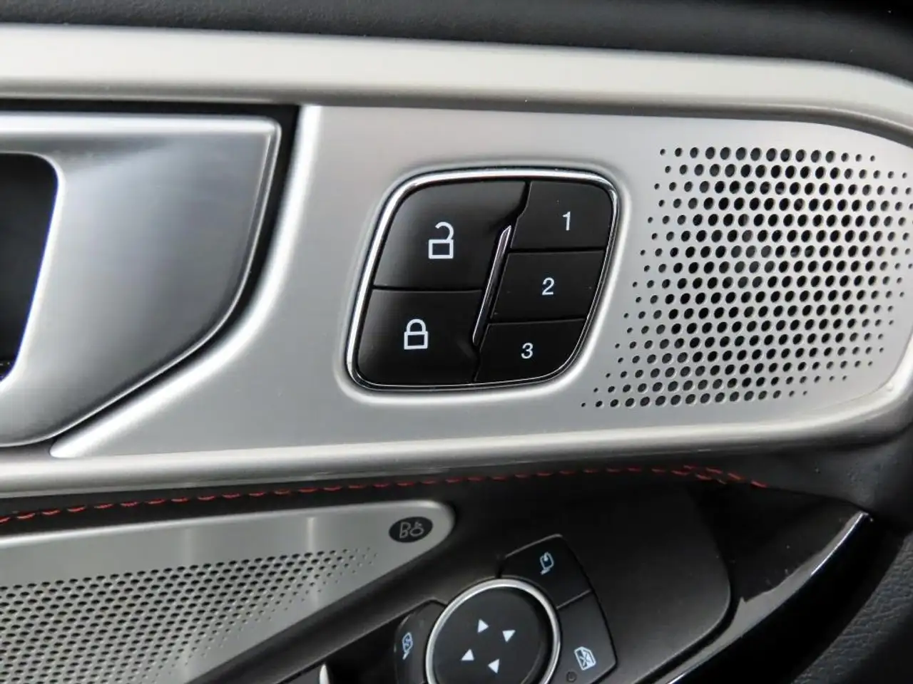 Ford Explorer 3.0 Plug-in Hybrid 4x4 ST-Line iACC+LED, миниатюра 30