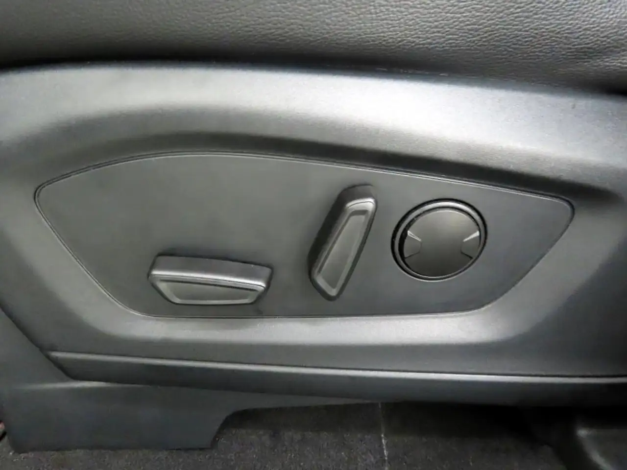 Ford Explorer 3.0 Plug-in Hybrid 4x4 ST-Line iACC+LED, миниатюра 16
