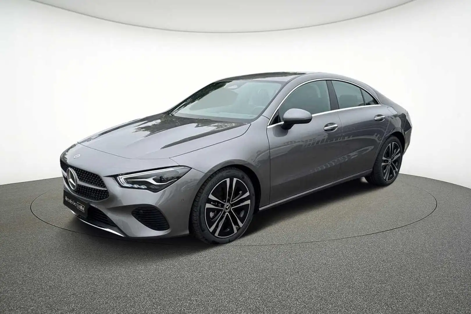 Mercedes-Benz CLA 180 Coupé Progressive Gris - 1