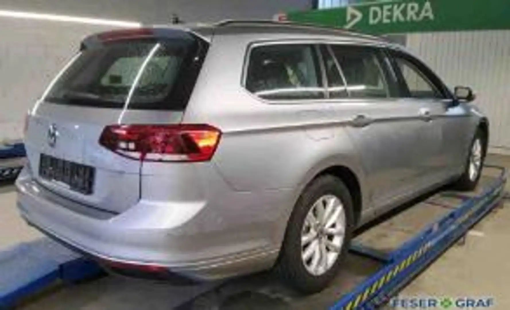 Volkswagen Passat Variant Business 2.0 TDI DSG Navi Kamera LED SiHz Silber - 2