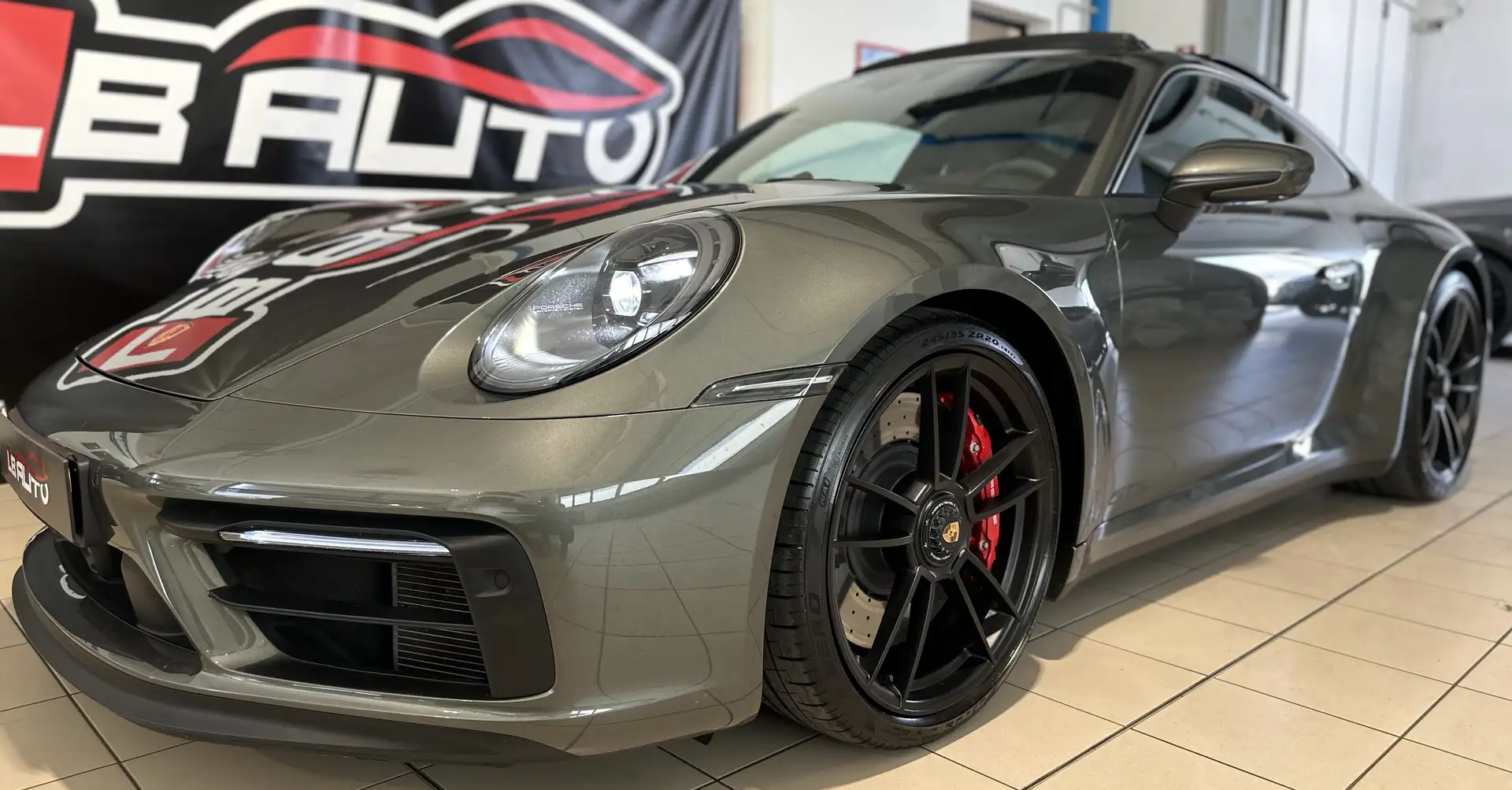 Porsche 992 911 Coupe 3.0 Carrera 4 GTS auto - 1