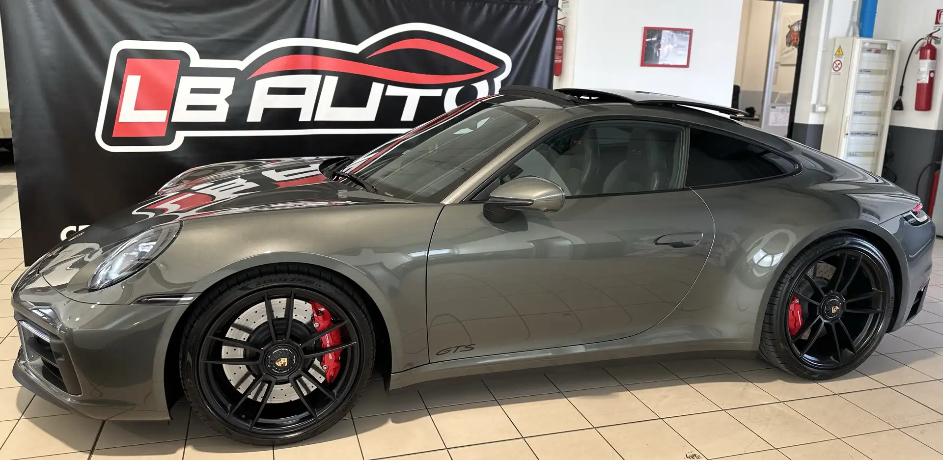 Porsche 992 911 Coupe 3.0 Carrera 4 GTS auto - 2