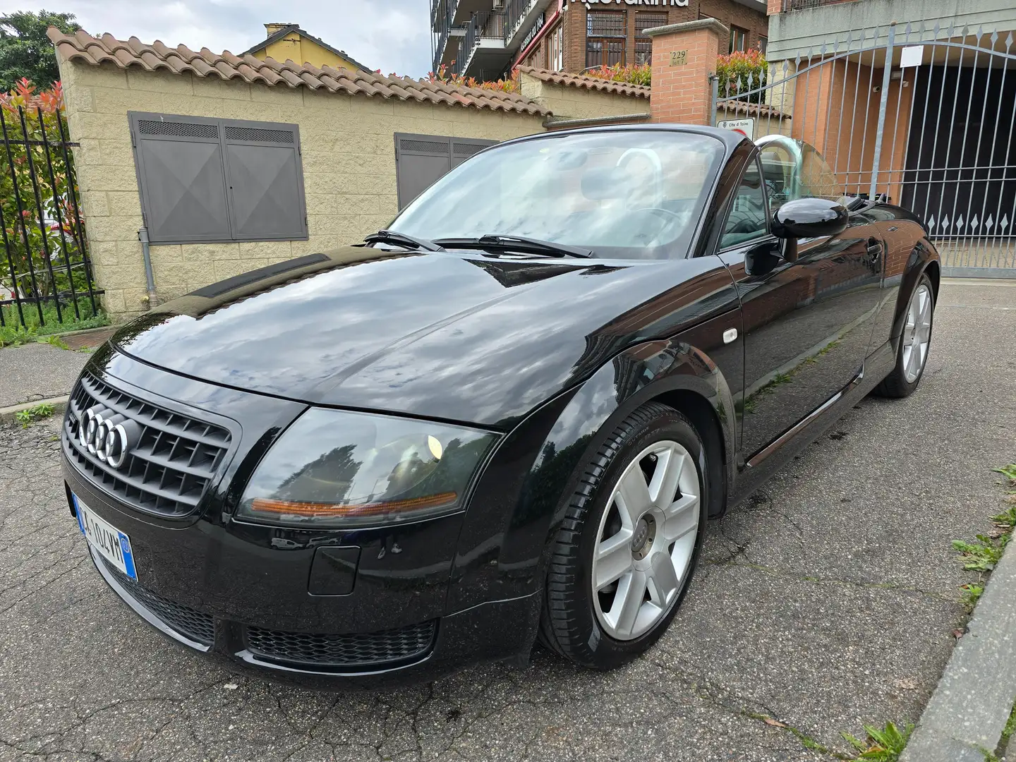 Audi TT Roadster 1.8T quattro 225cv Zwart - 1