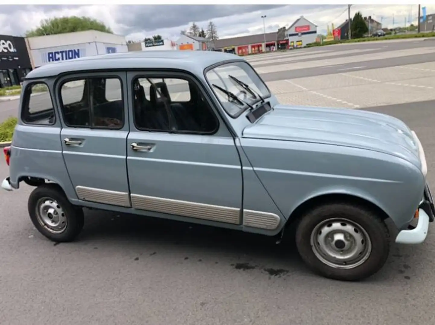 Renault R 4 Bleu - 2