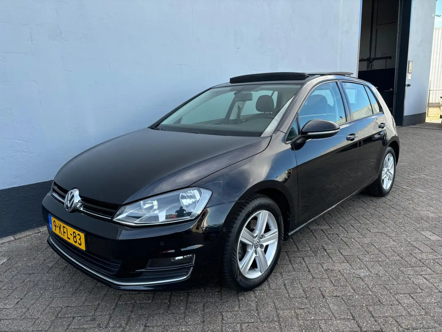 Volkswagen Golf 1.4 TSI Highline Zwart - 1