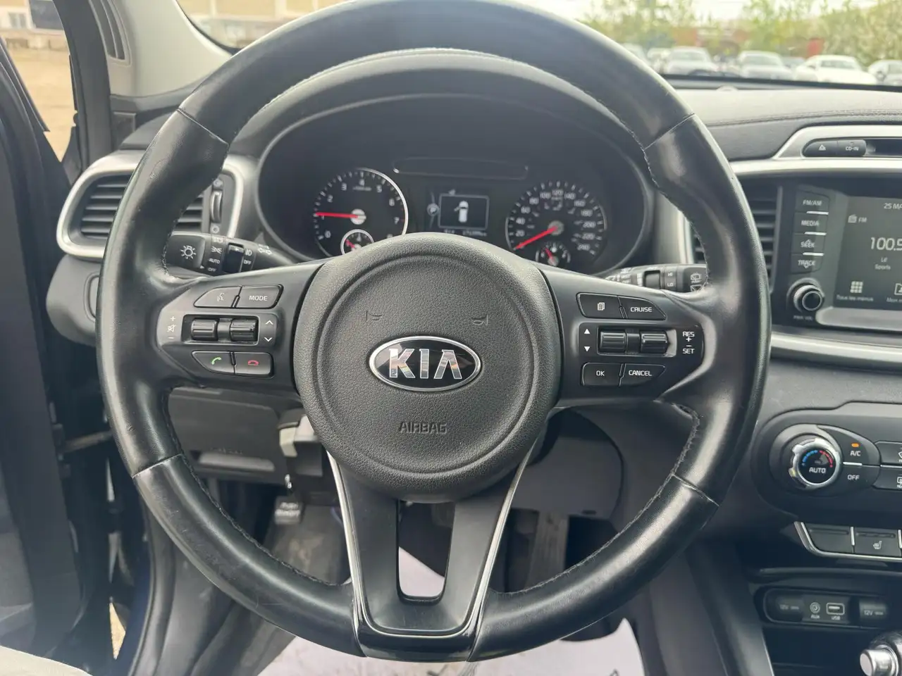 Kia Sorento снимка Kia Sorento