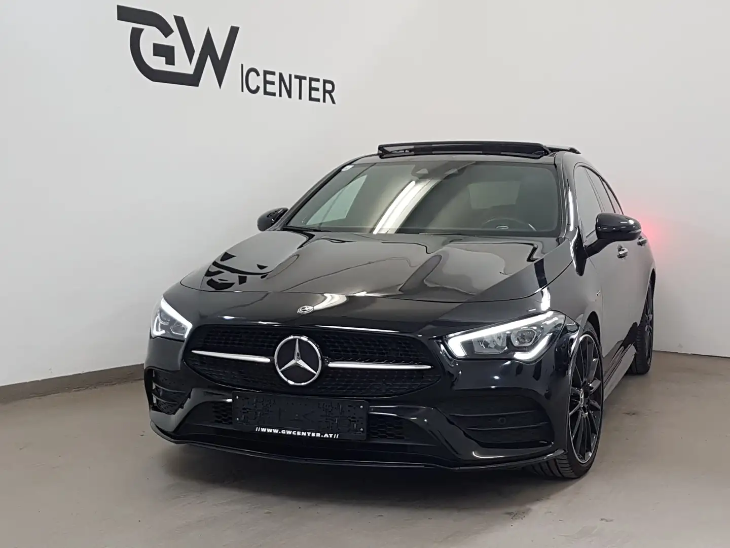 Mercedes-Benz CLA 250 4Matic Edition 1 AMG Line Panorama Schwarz - 1