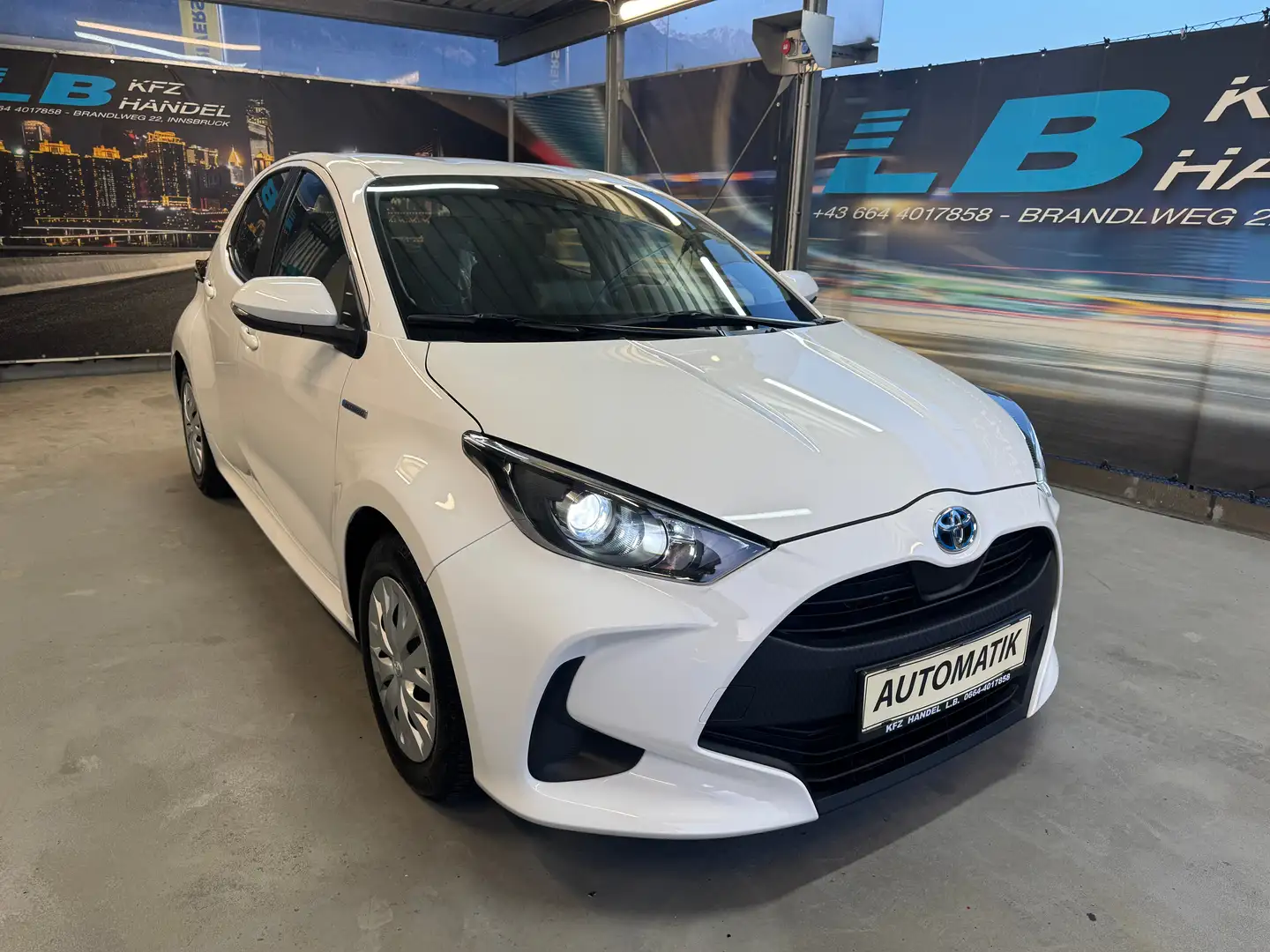 Toyota Yaris Yaris Hybrid Active Weiß - 1
