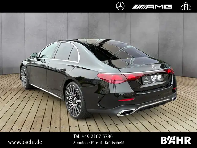 Mercedes-Benz E-Class view 3