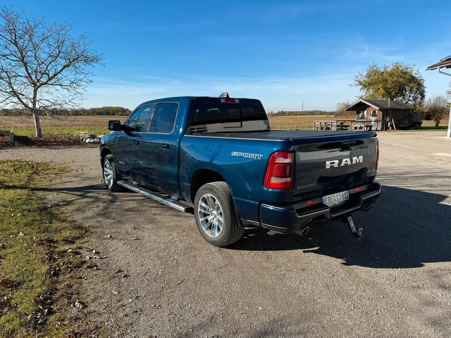 Dodge RAM 1500 Laramie Sport 5.7 V8 LPG Unfallfrei Blau - 2
