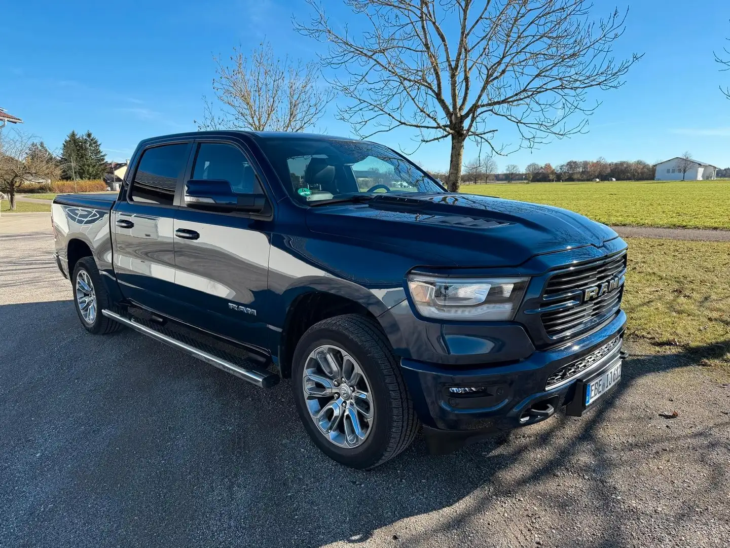 Dodge RAM 1500 Laramie Sport 5.7 V8 LPG Unfallfrei Blau - 1