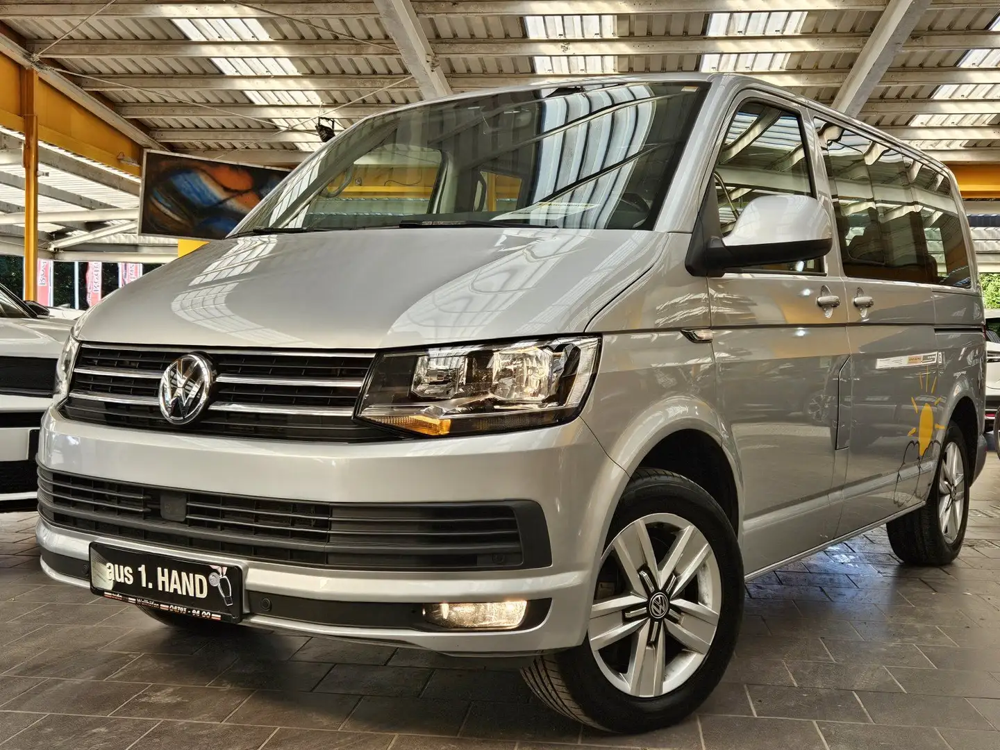 Volkswagen T6 Multivan 2,0 TDI DSG Carat aus 1.Hand Silber - 1
