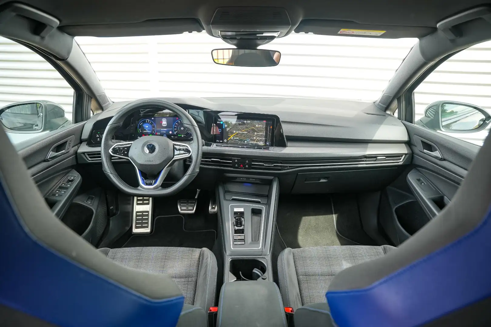 Volkswagen Golf GTE 1.4 eHybrid Keyless ACC Navigatie DAB+ Ambient Grijs - 2
