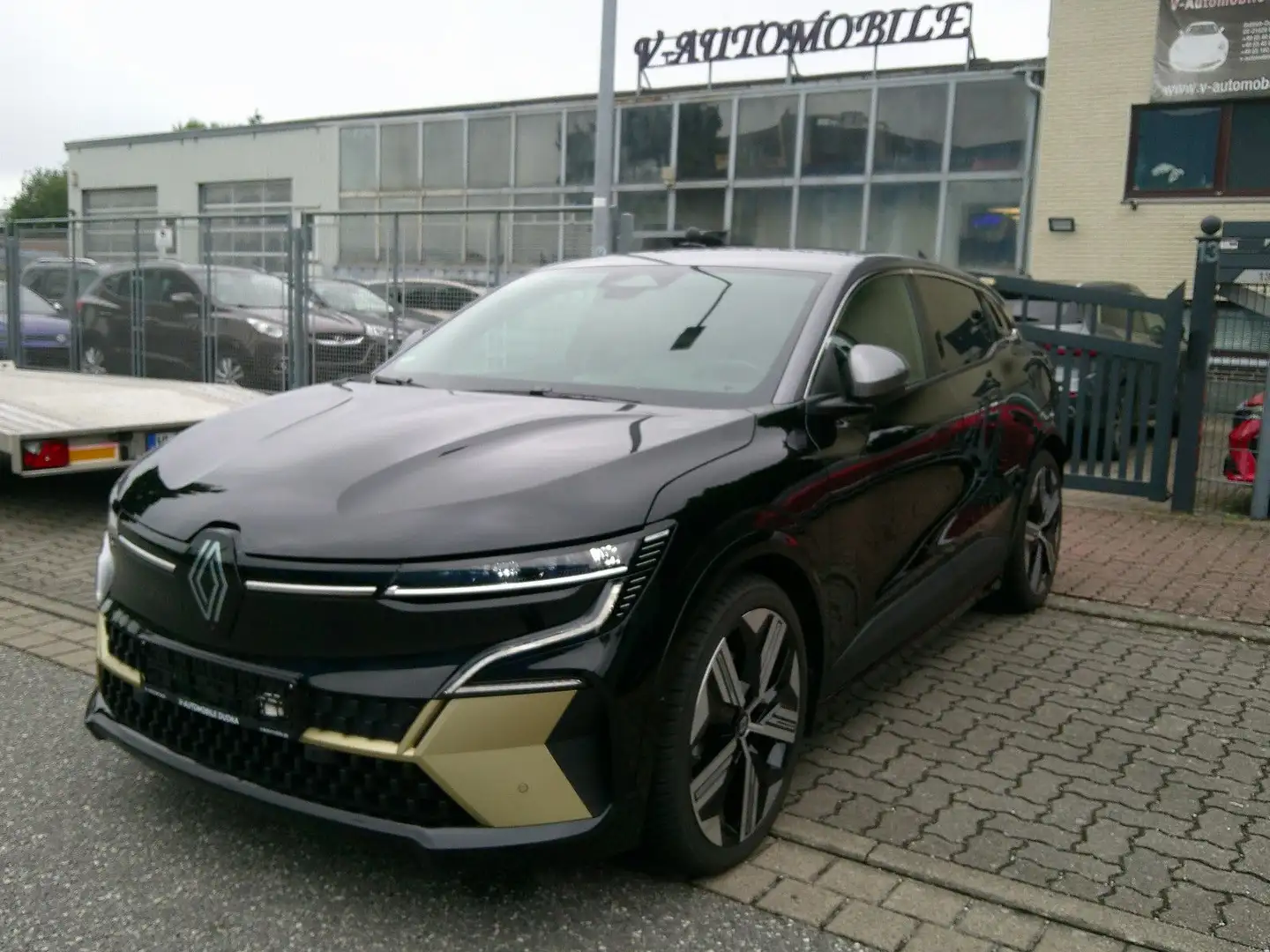 Renault Megane E-Tech Megane E-Tech Electric Iconic Schwarz - 1