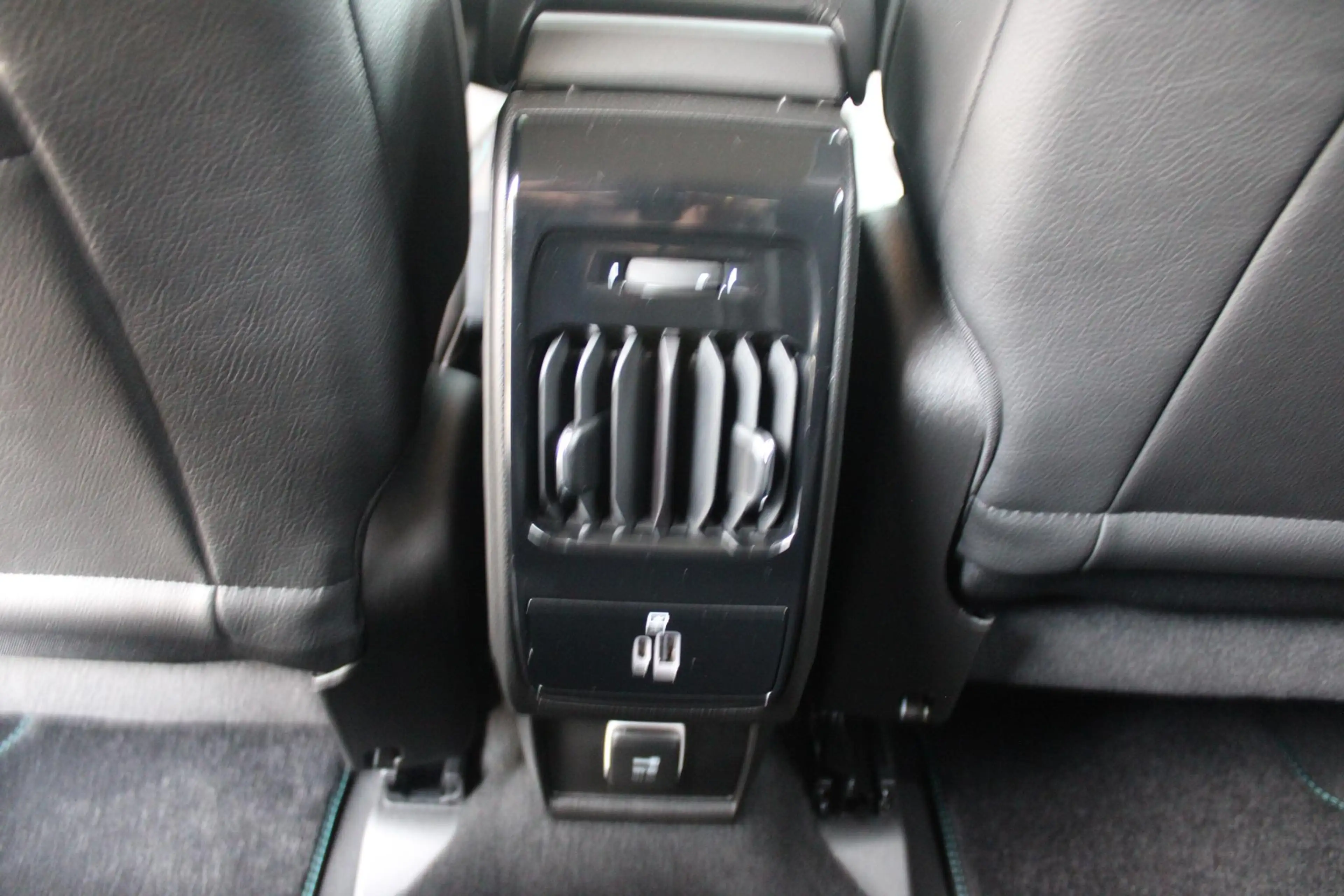 Jeep Compass 4xe 240PK Plug-in Hybrid ELECTRIC UPLAND | LAGE KM — photo 30
