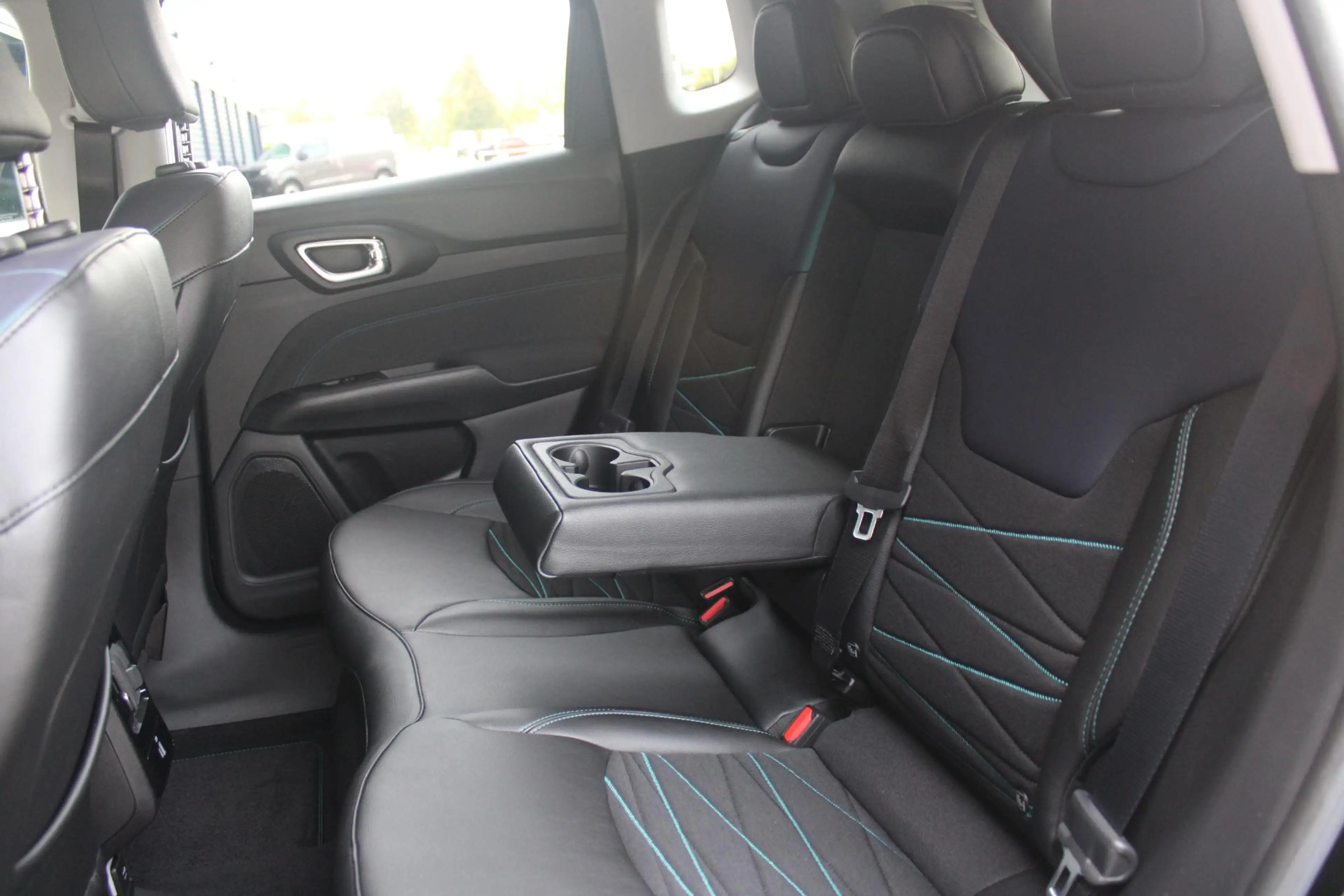 Jeep Compass 4xe 240PK Plug-in Hybrid ELECTRIC UPLAND | LAGE KM — photo 29