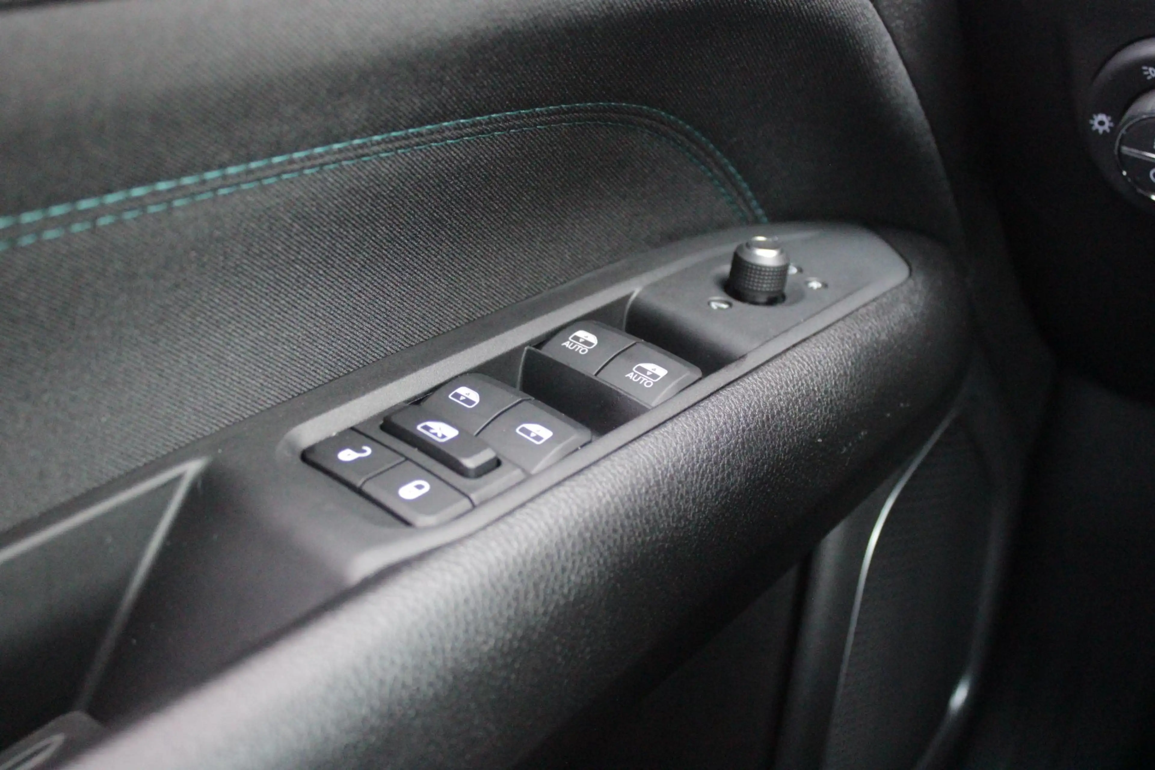 Jeep Compass 4xe 240PK Plug-in Hybrid ELECTRIC UPLAND | LAGE KM — photo 15